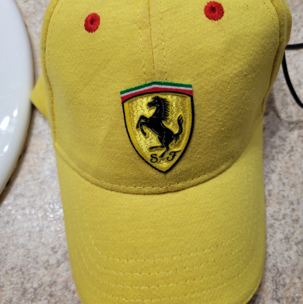 Cap ferrari